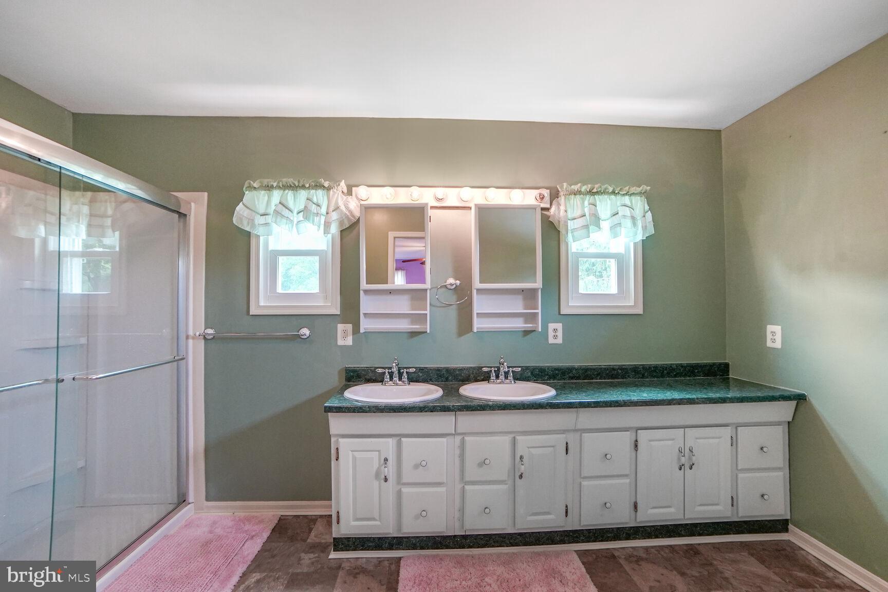 8022 Savage Guilford Rd