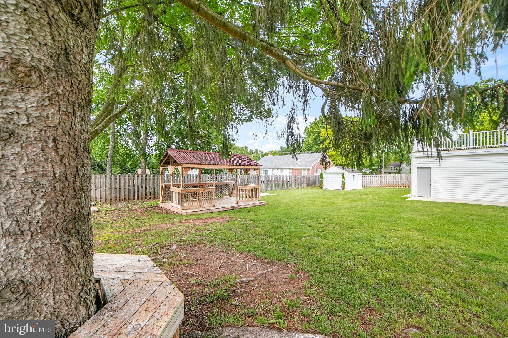 8022 Savage Guilford Rd