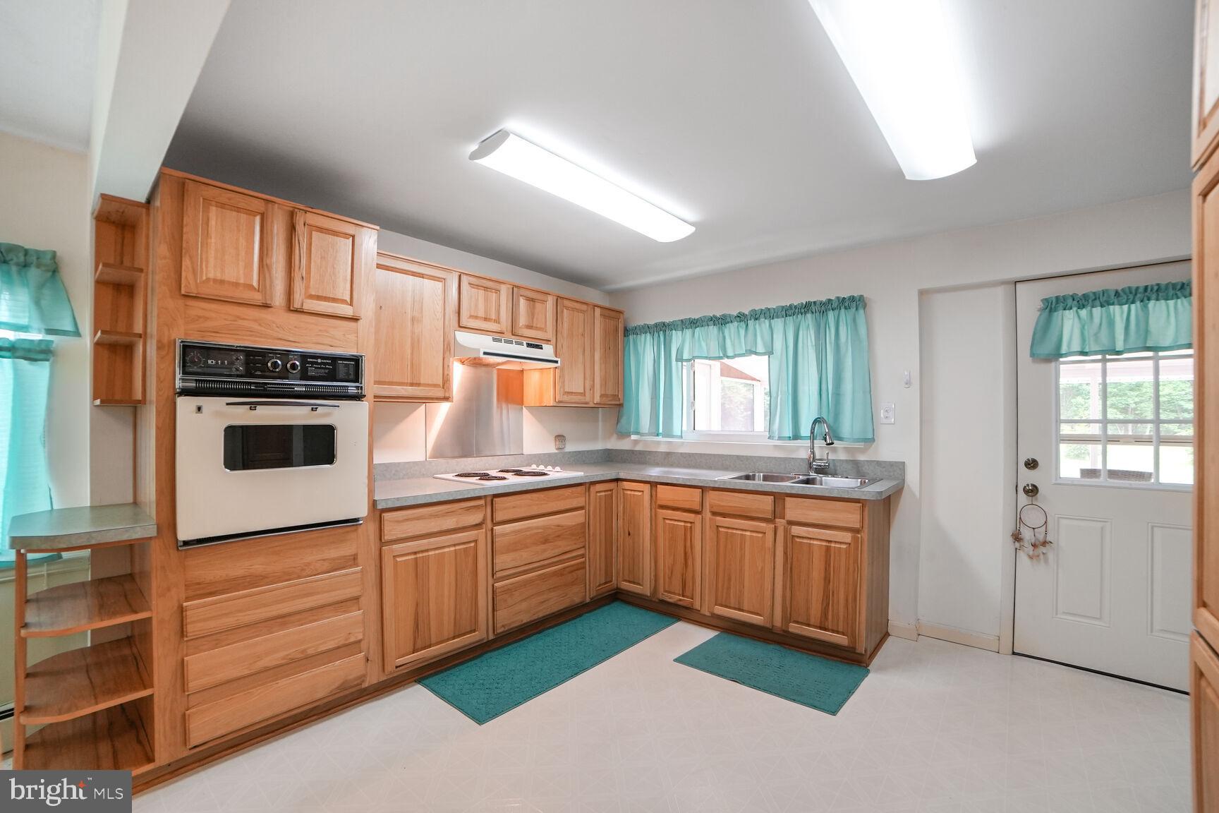 8022 Savage Guilford Rd