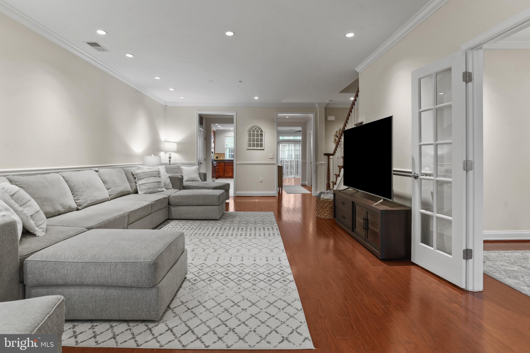 11249-2 Chase St #100