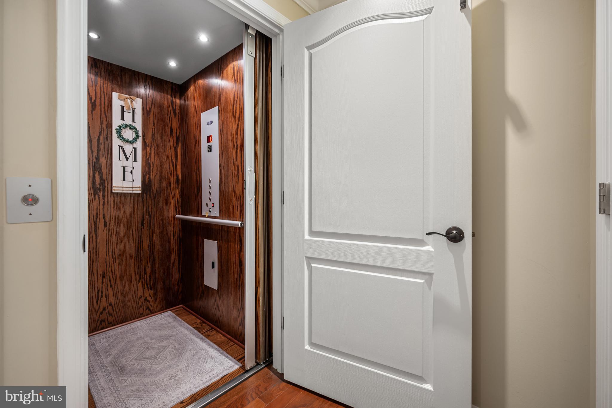 11249-2 Chase St #100