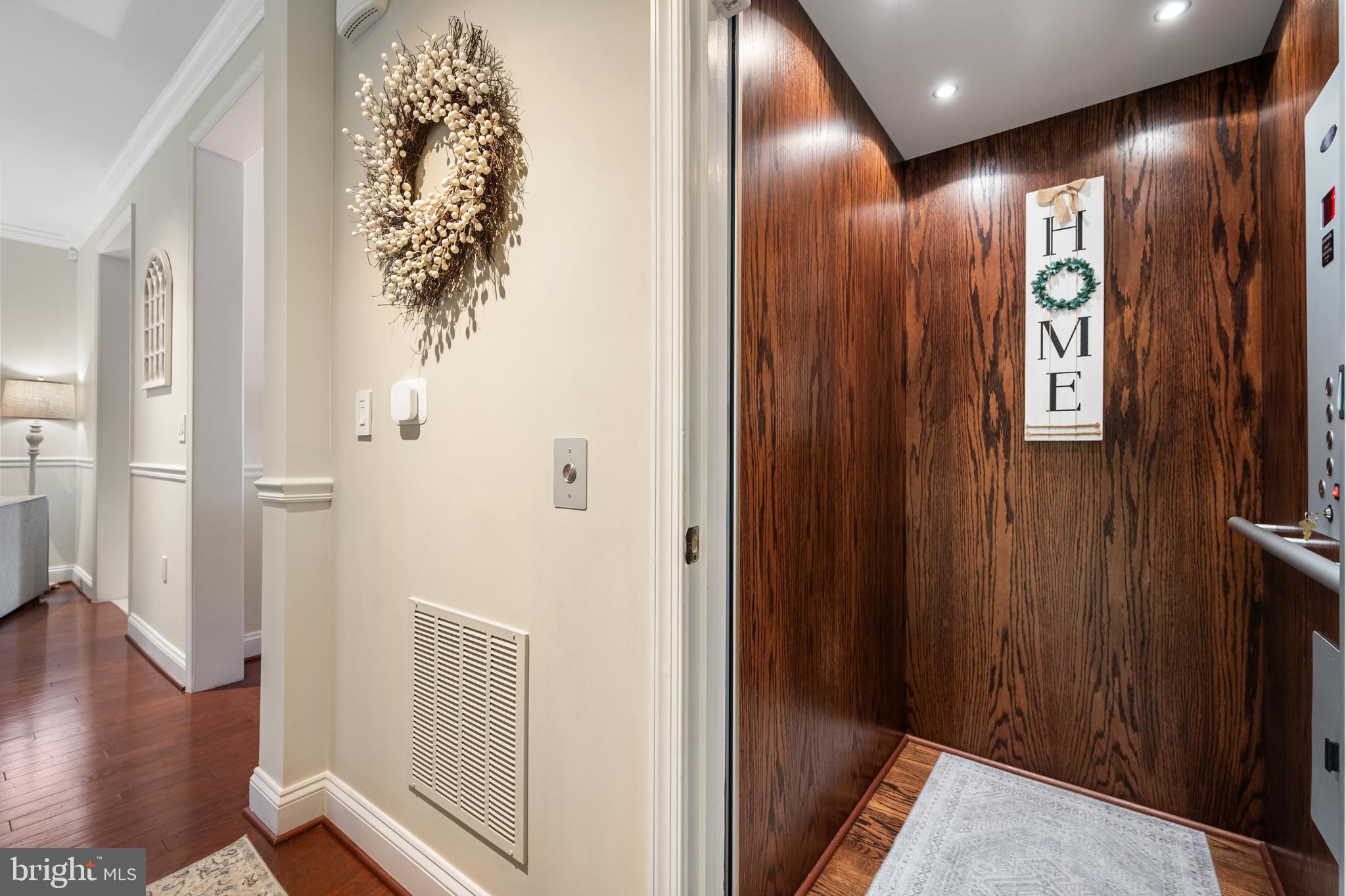 11249-2 Chase St #100