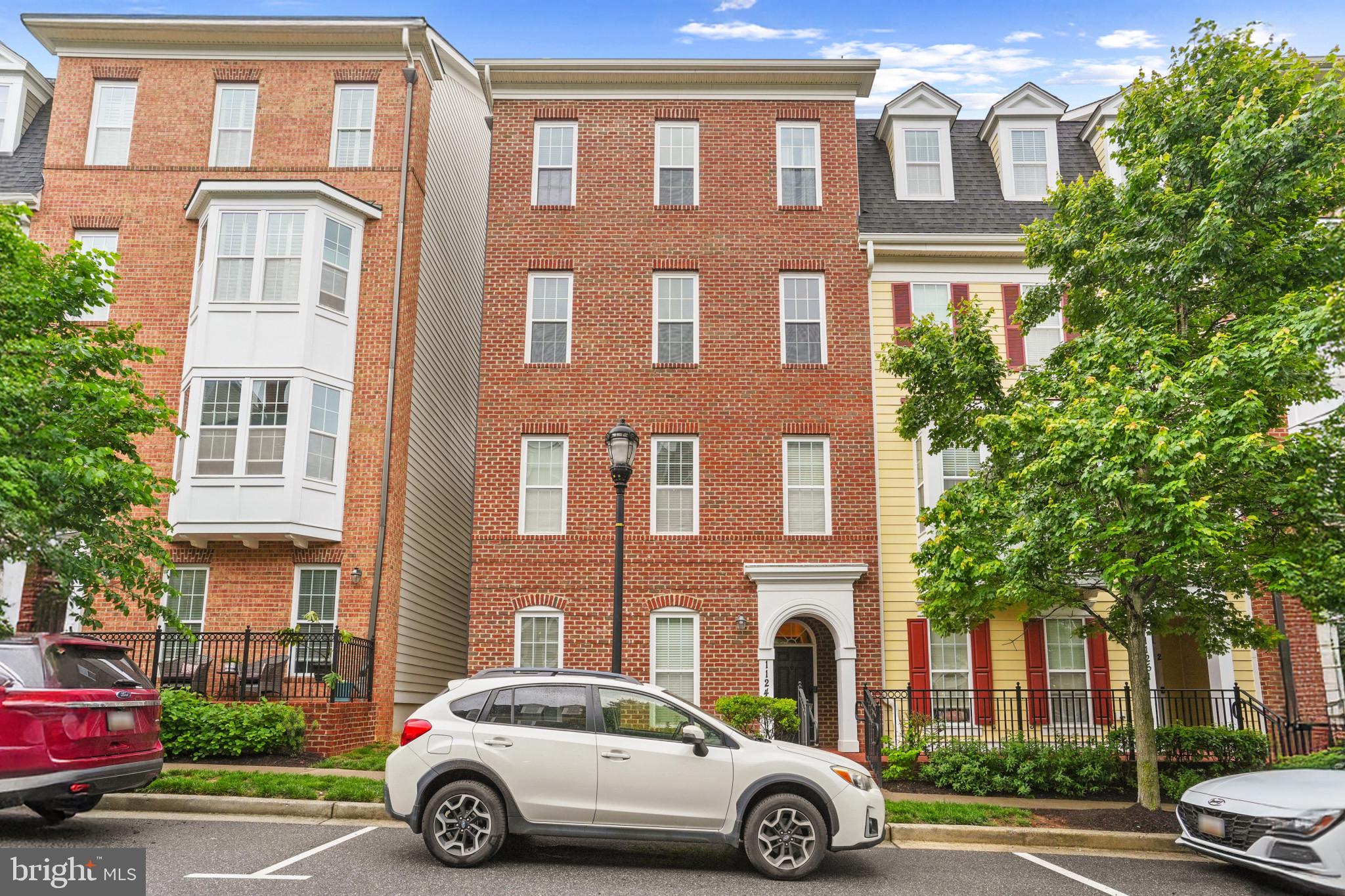 11249-2 Chase St #100