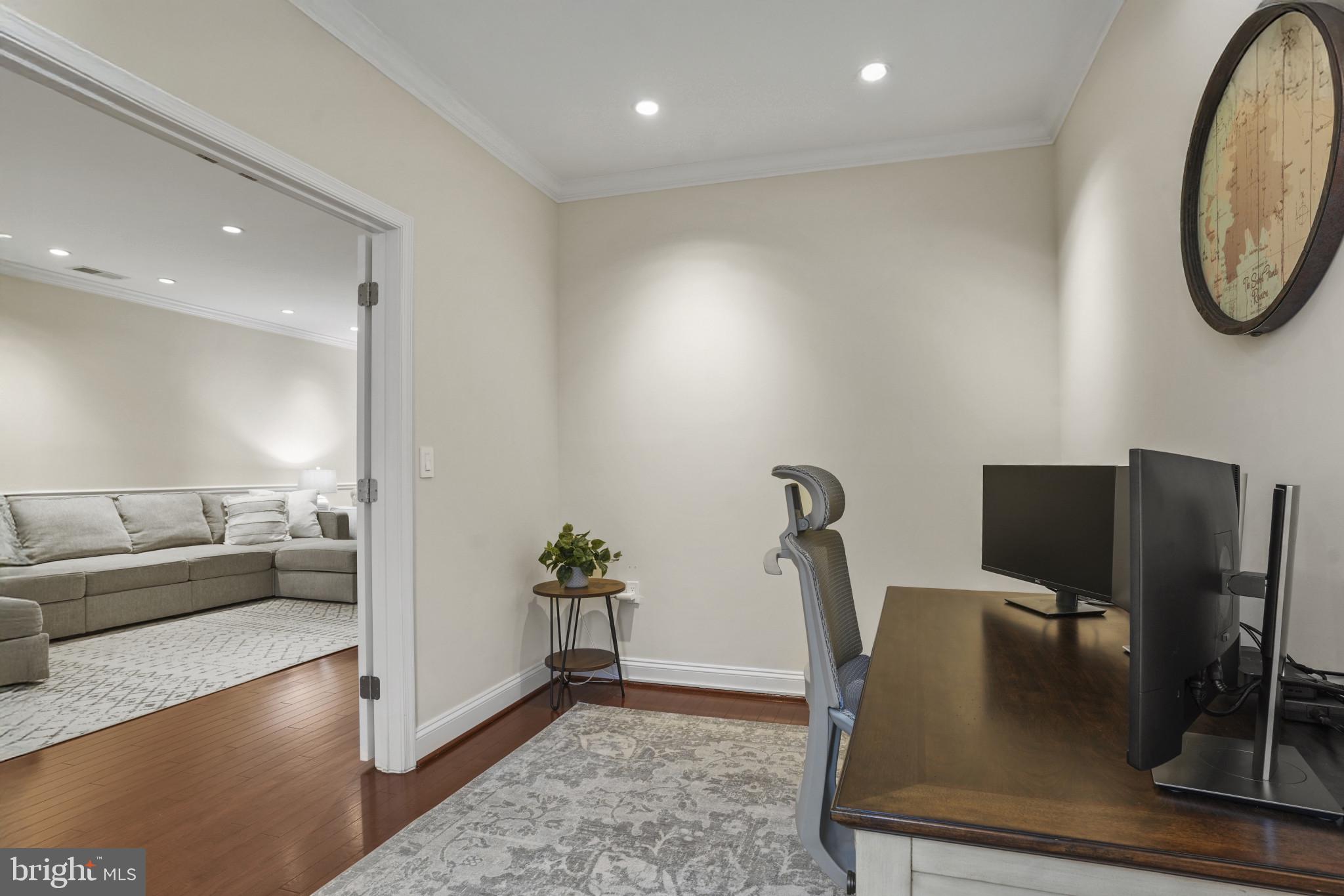 11249-2 Chase St #100