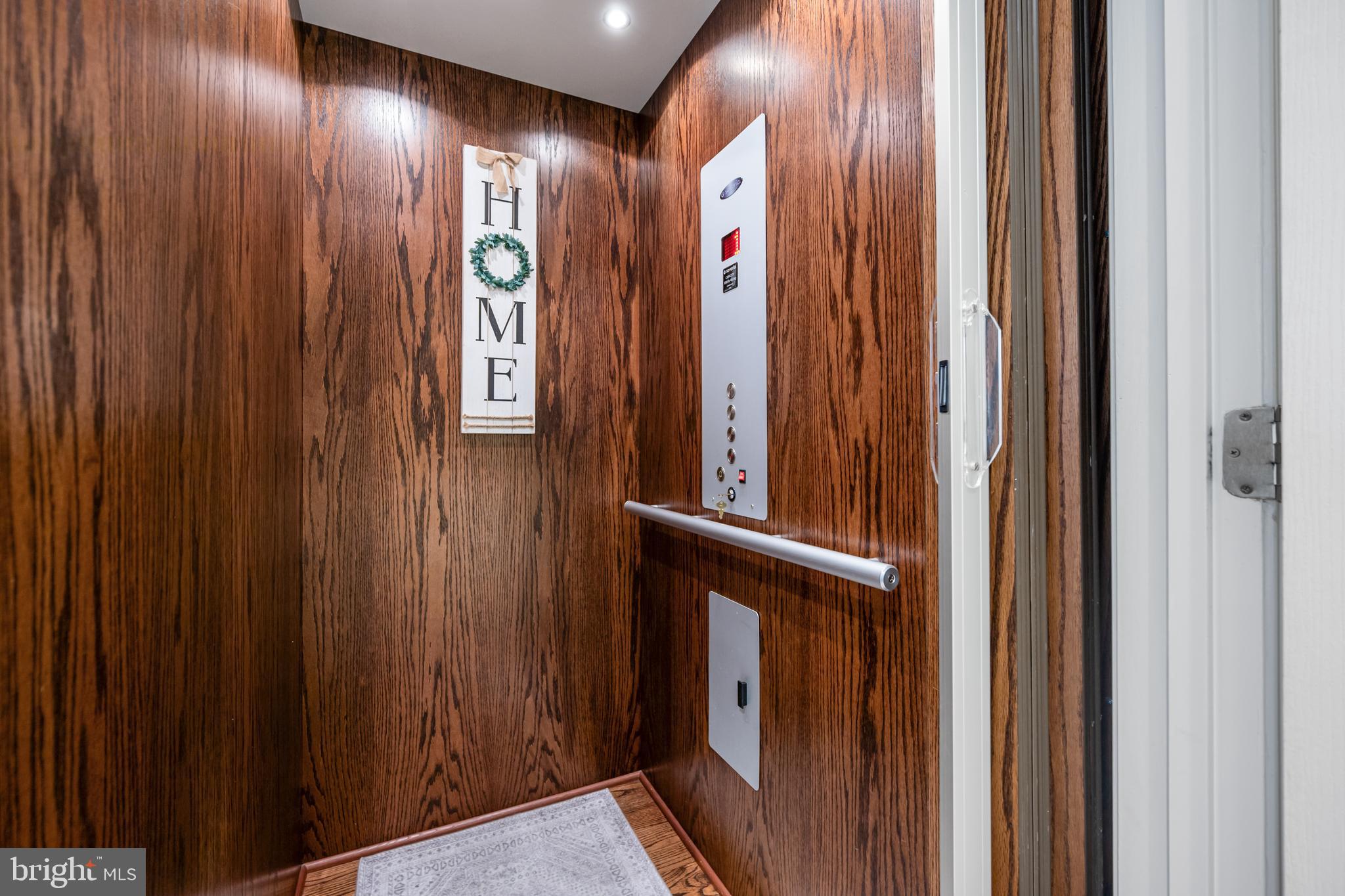 11249-2 Chase St #100