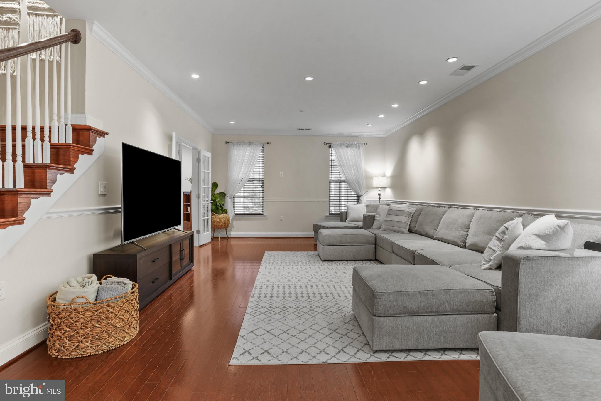 11249-2 Chase St #100