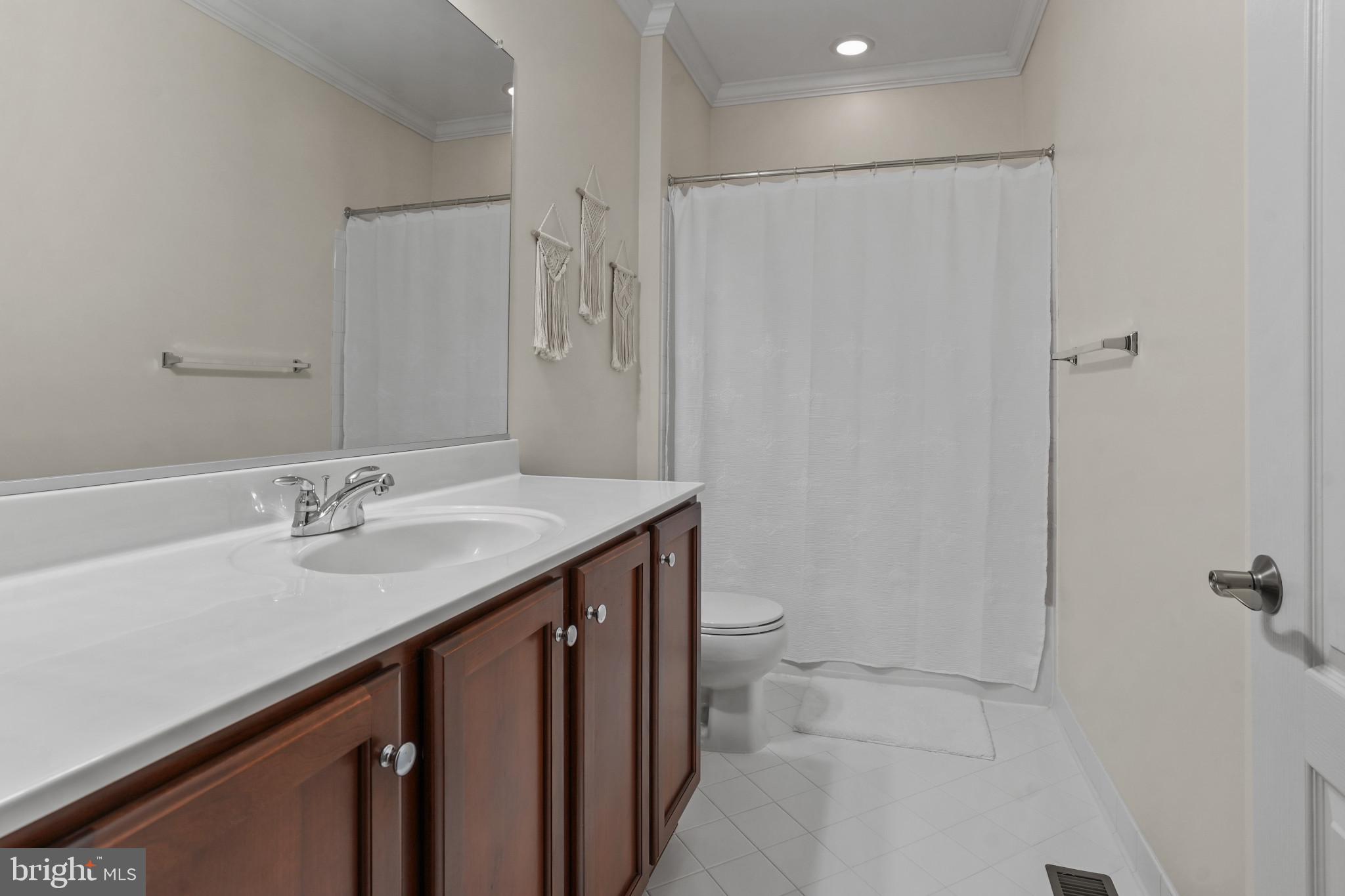 11249-2 Chase St #100