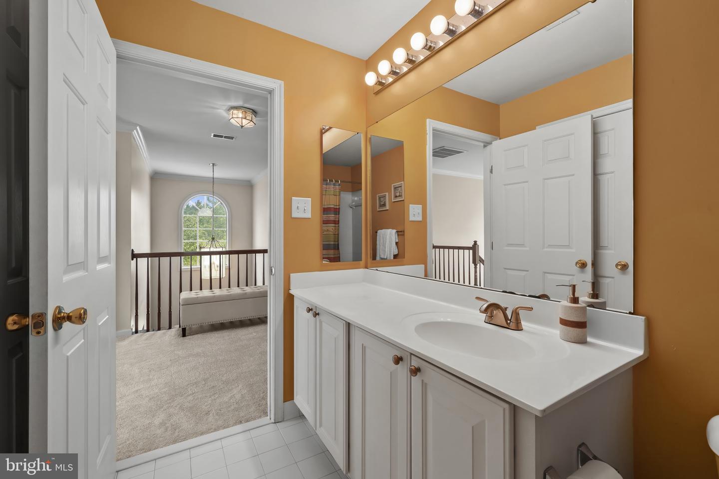 5238 Tiyana Ct