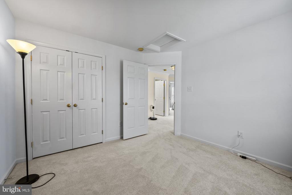 5238 Tiyana Ct