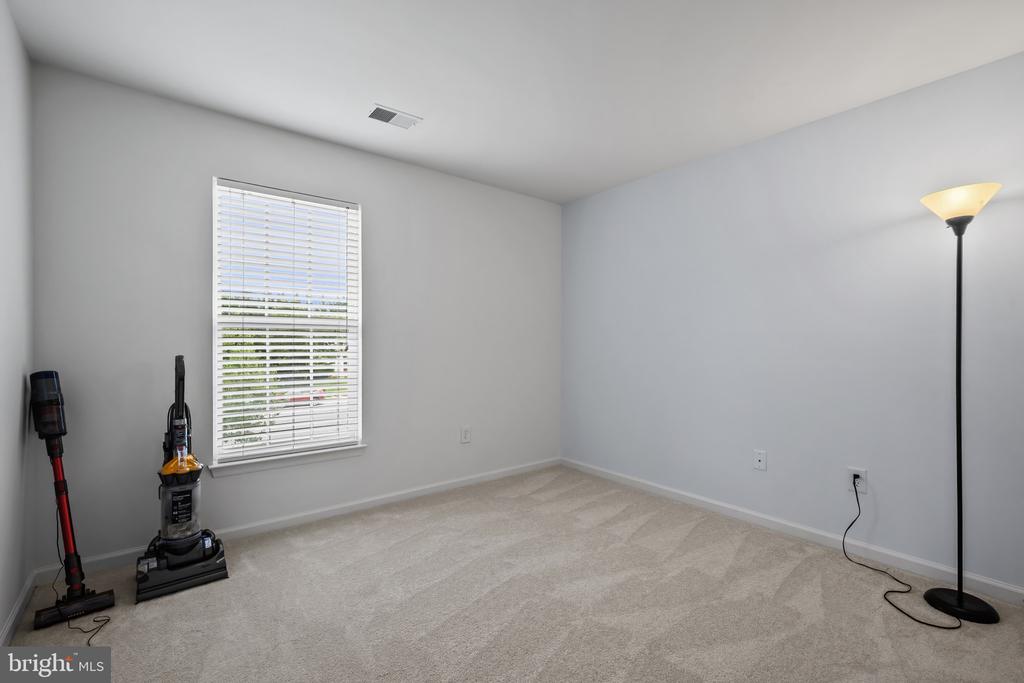 5238 Tiyana Ct