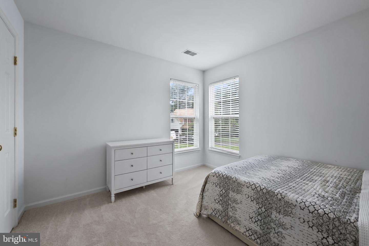 5238 Tiyana Ct