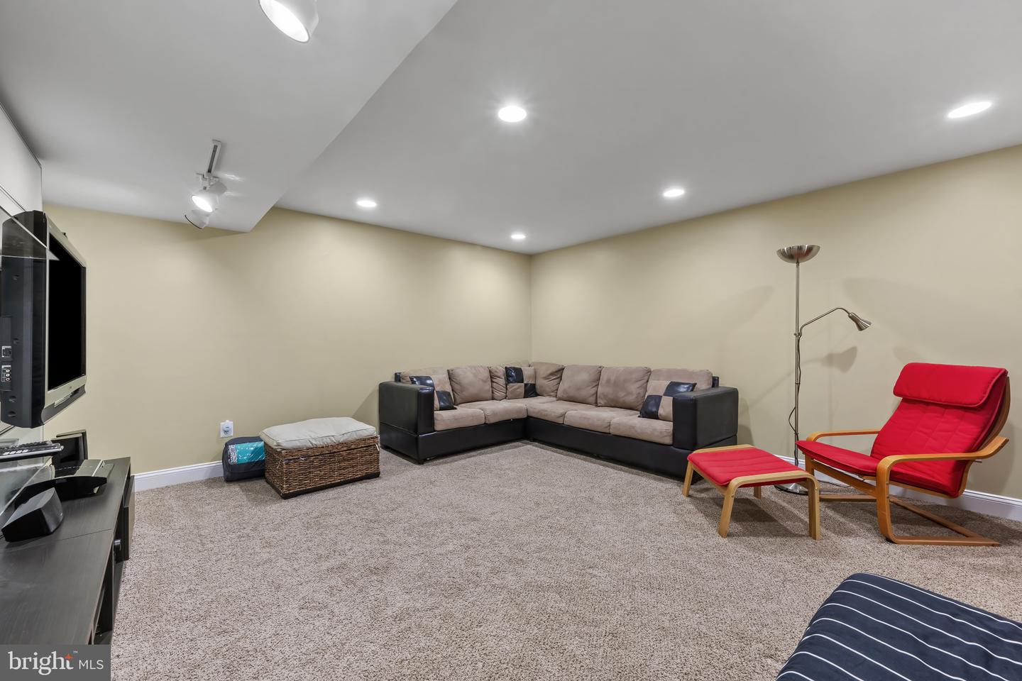 5238 Tiyana Ct
