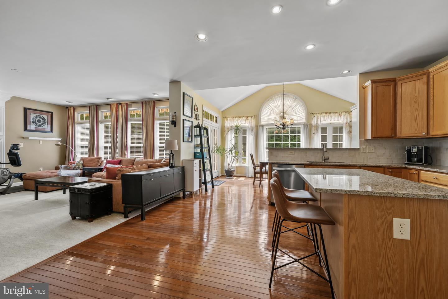 5238 Tiyana Ct