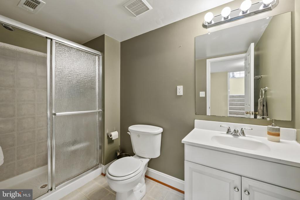 5238 Tiyana Ct