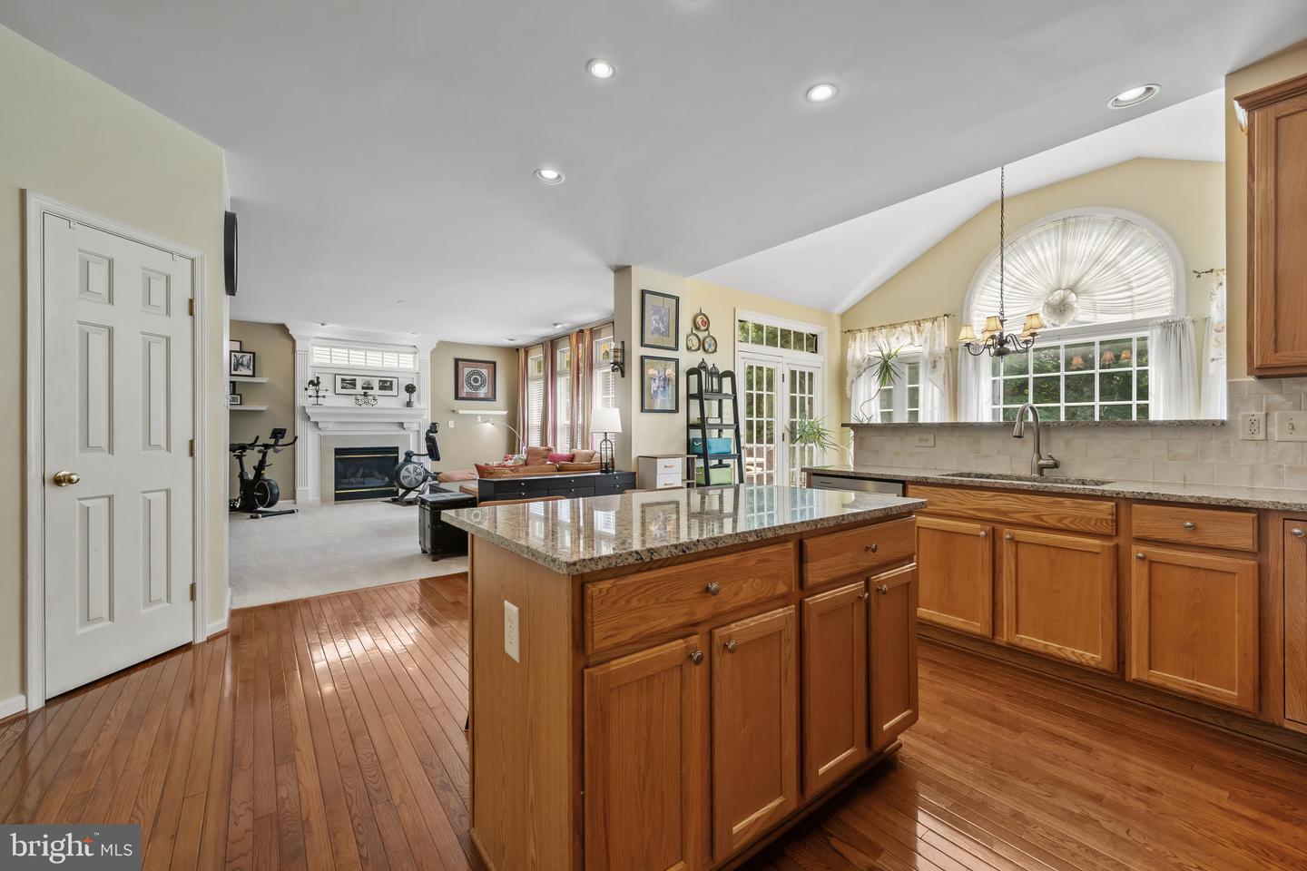 5238 Tiyana Ct