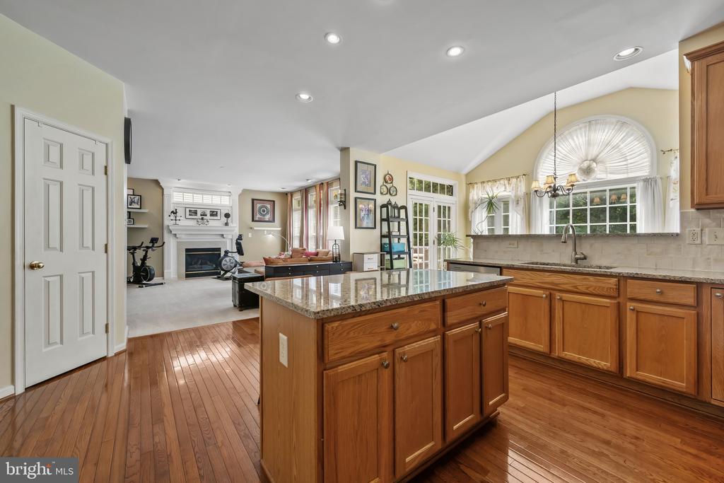 5238 Tiyana Ct