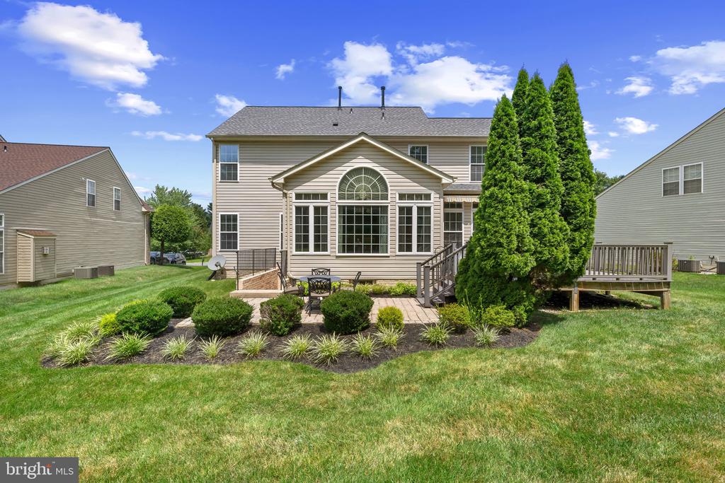 5238 Tiyana Ct