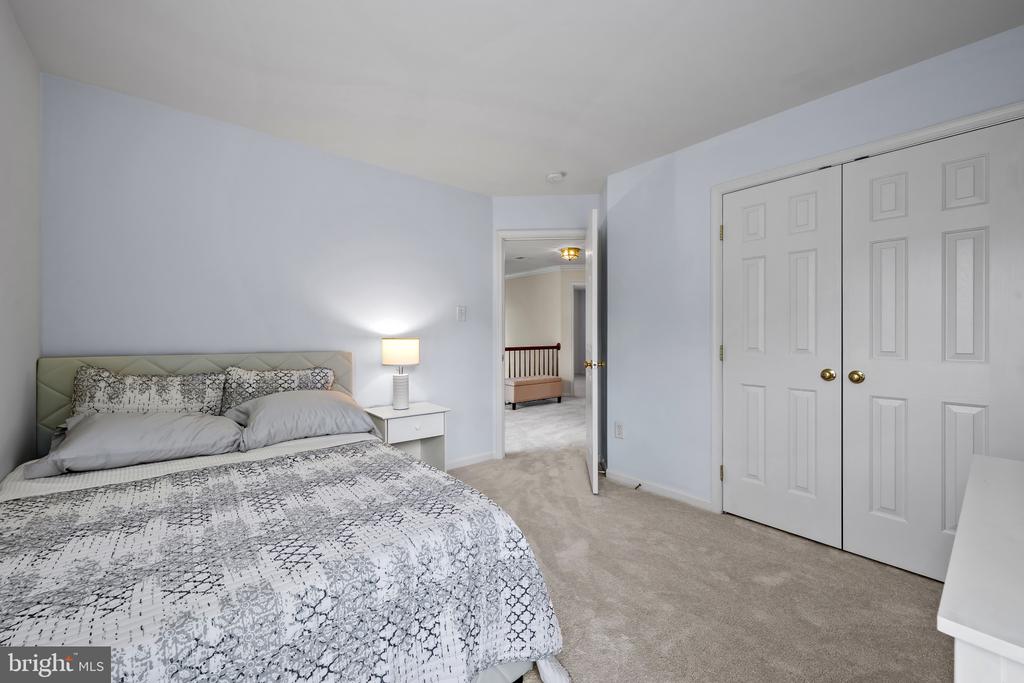 5238 Tiyana Ct