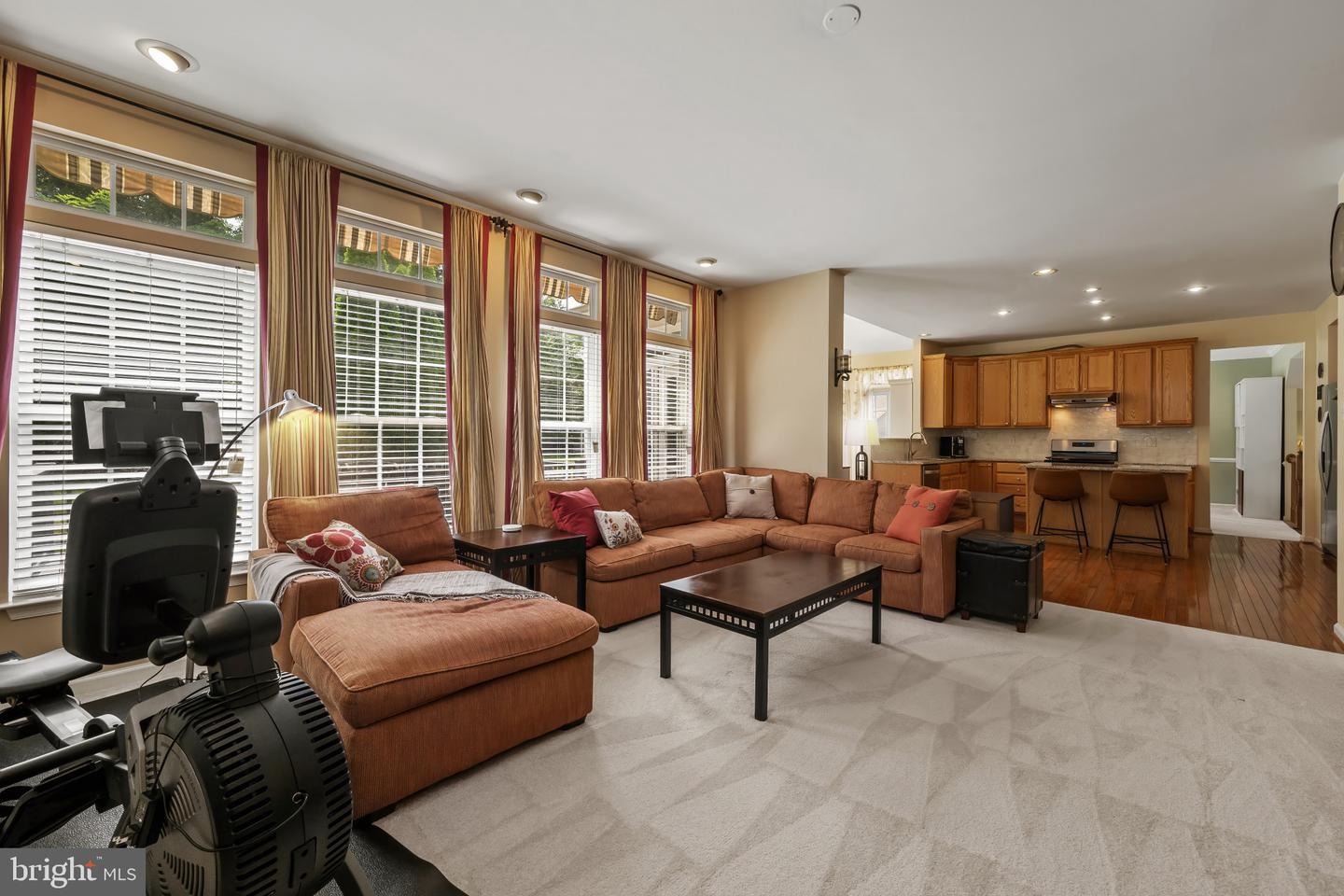 5238 Tiyana Ct