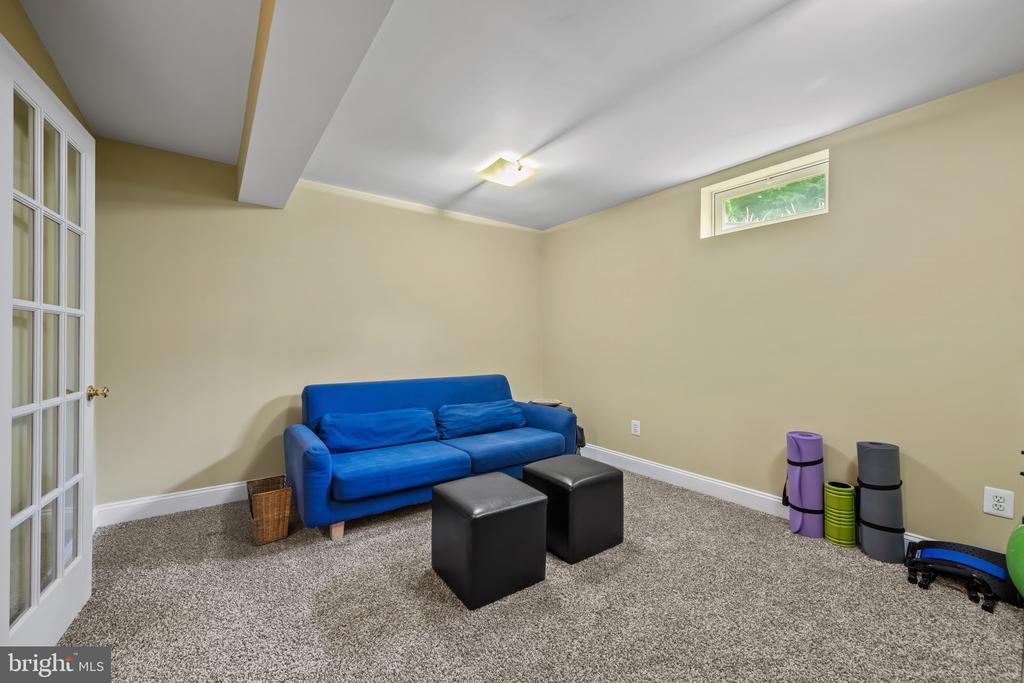 5238 Tiyana Ct