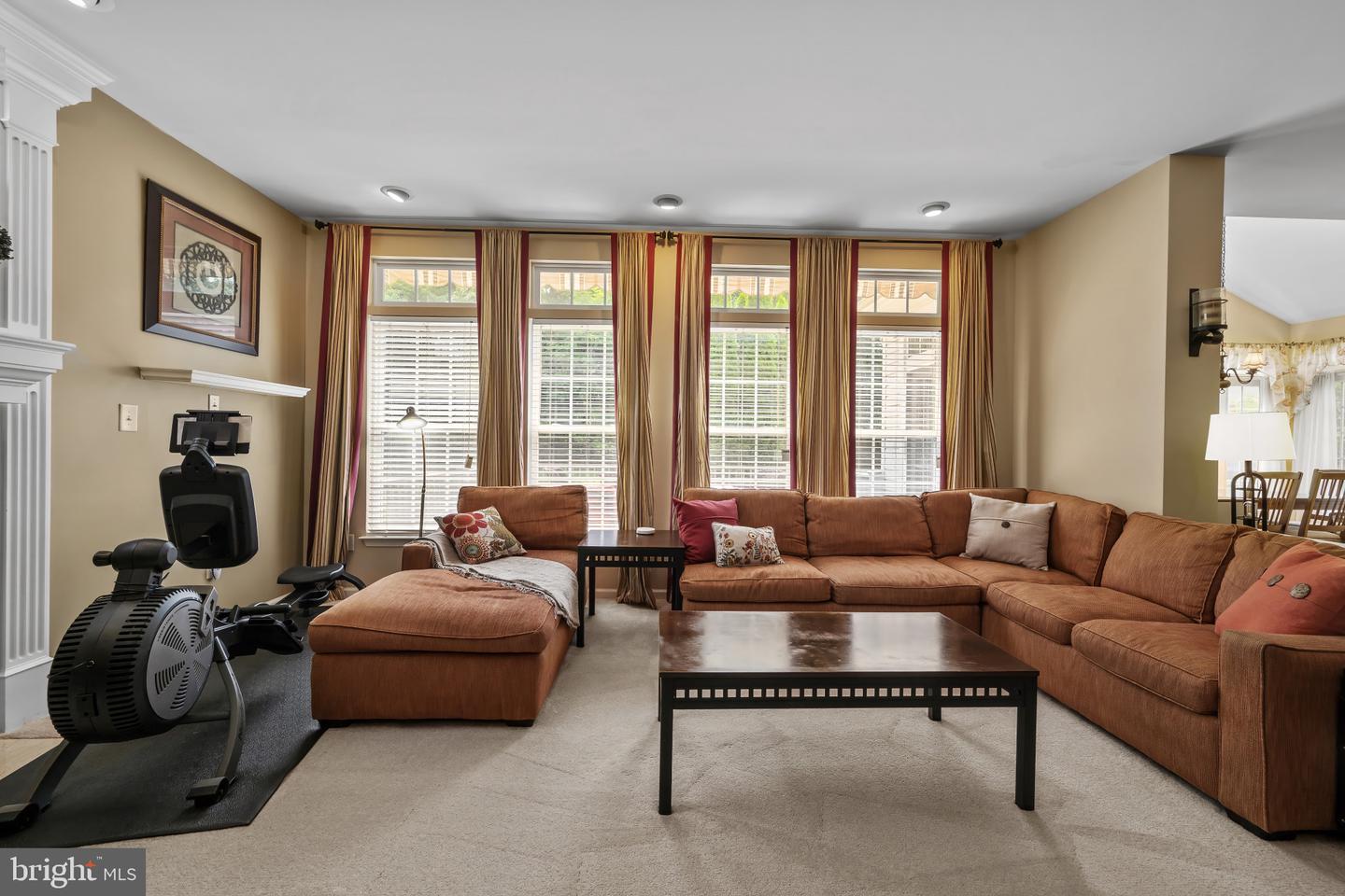 5238 Tiyana Ct