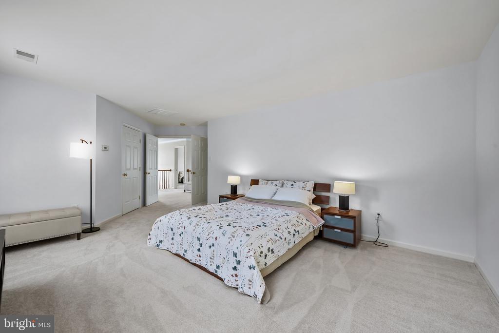 5238 Tiyana Ct