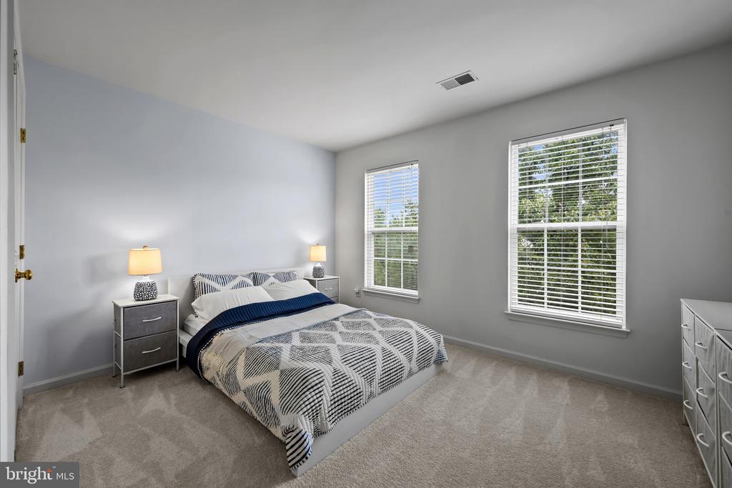 5238 Tiyana Ct