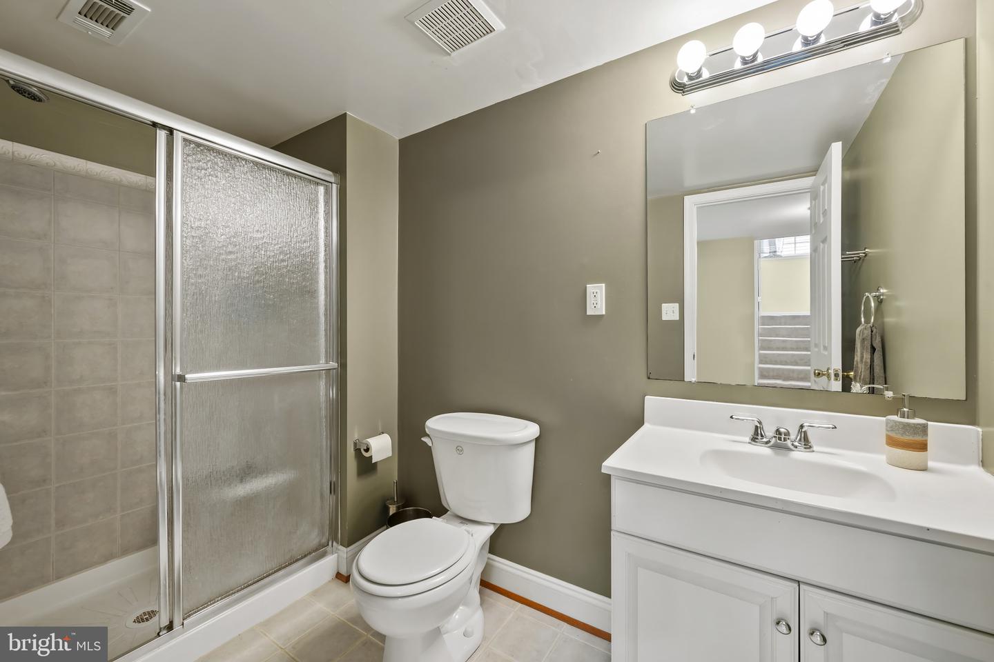 5238 Tiyana Ct