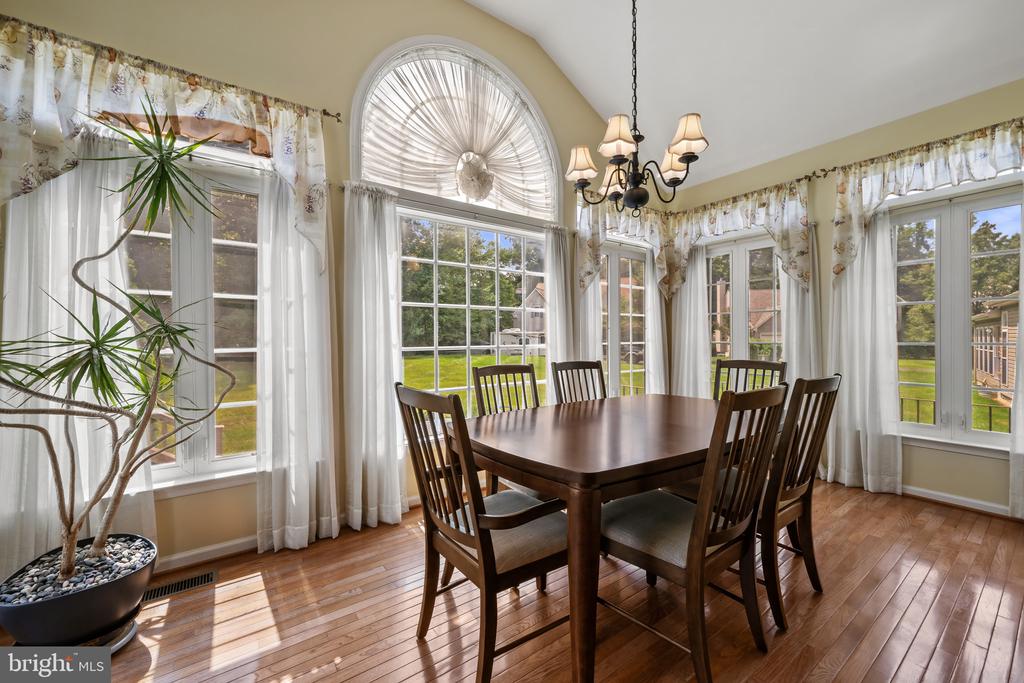 5238 Tiyana Ct