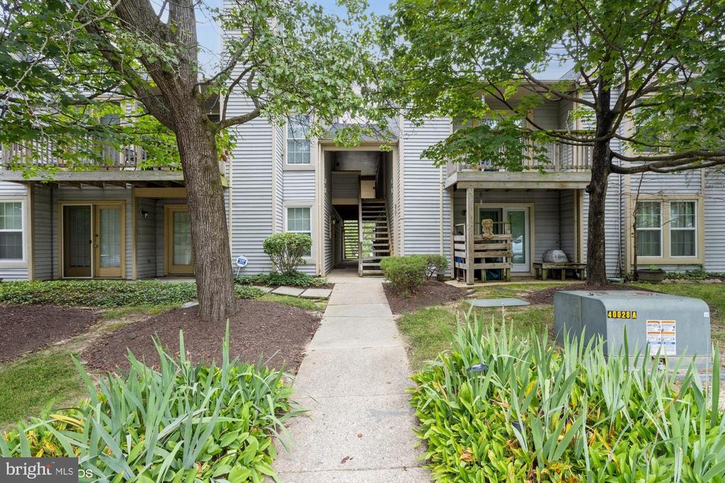 5701 Rowanberry Dr #106