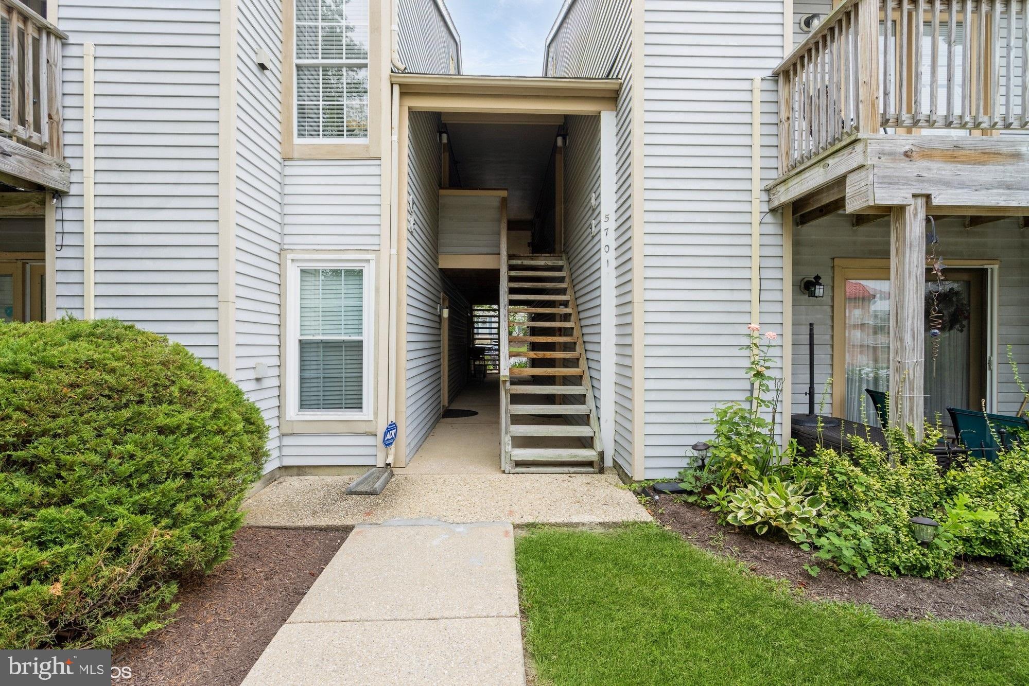 5701 Rowanberry Dr #106