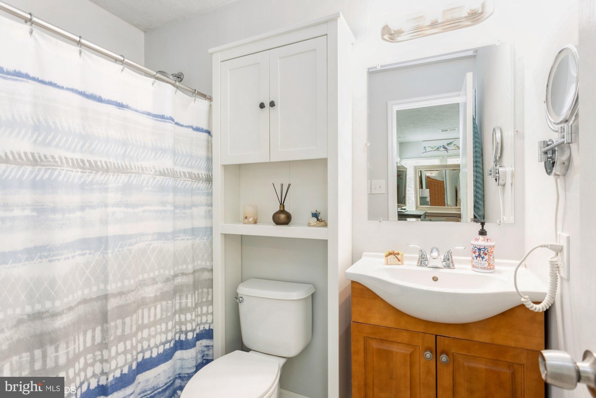 5701 Rowanberry Dr #106