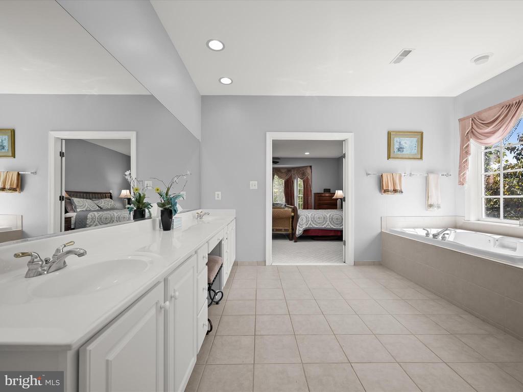 13531 JULIA MANOR WAY