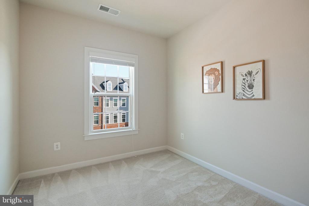 5983 GLEN WILLOW WAY