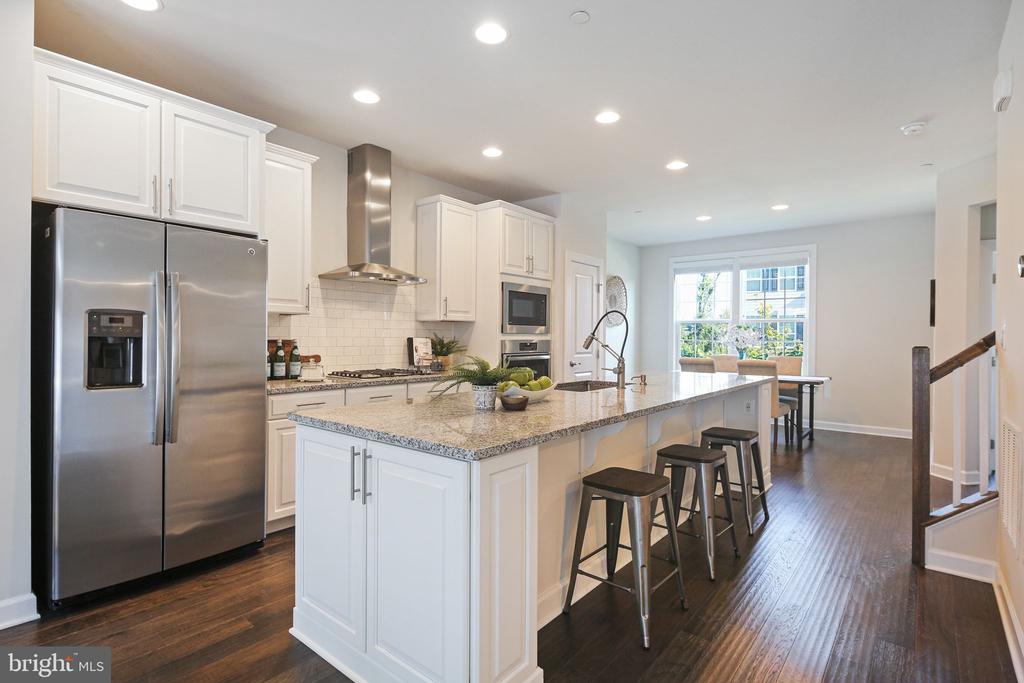 5983 GLEN WILLOW WAY