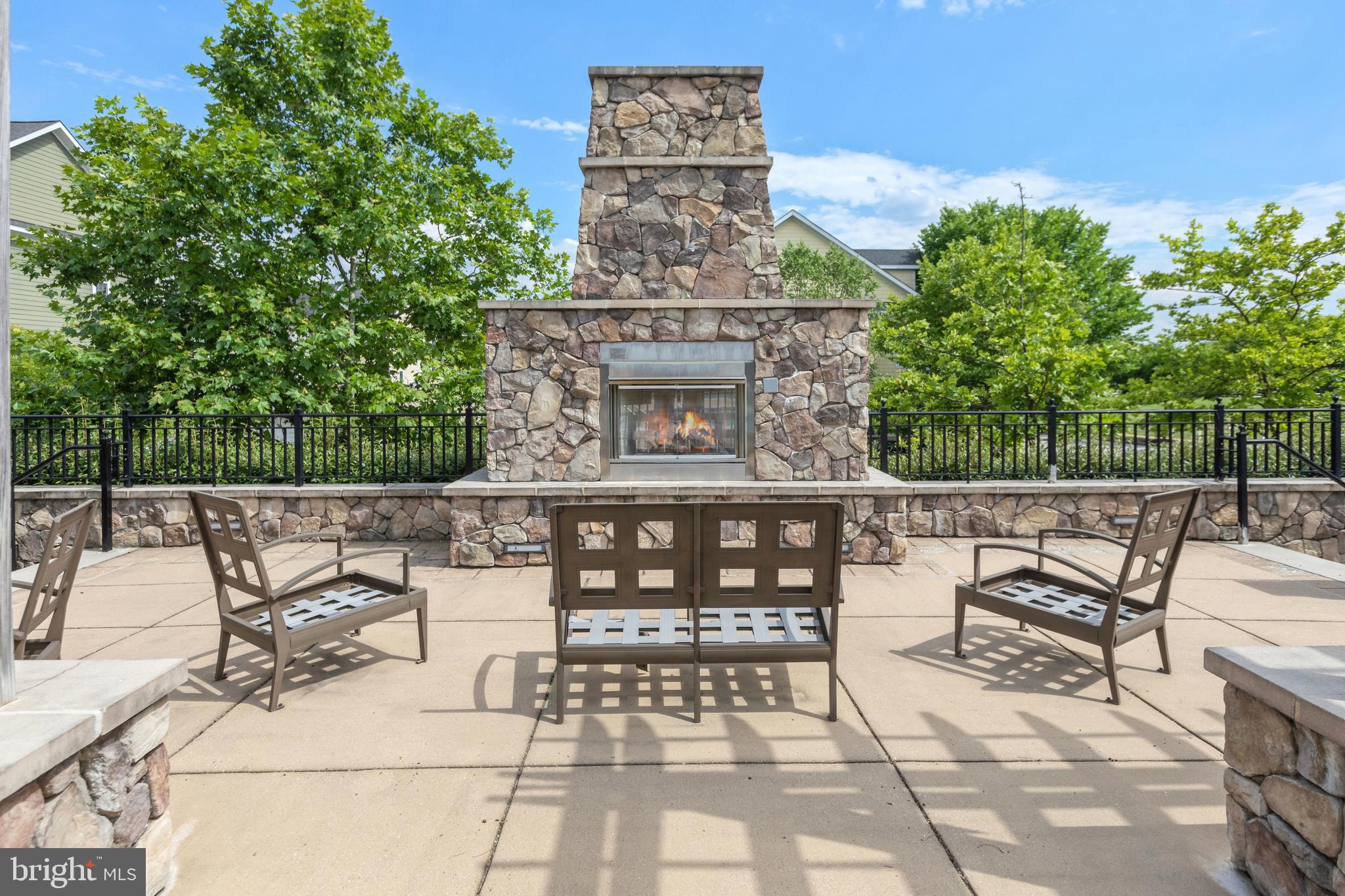 5983 GLEN WILLOW WAY