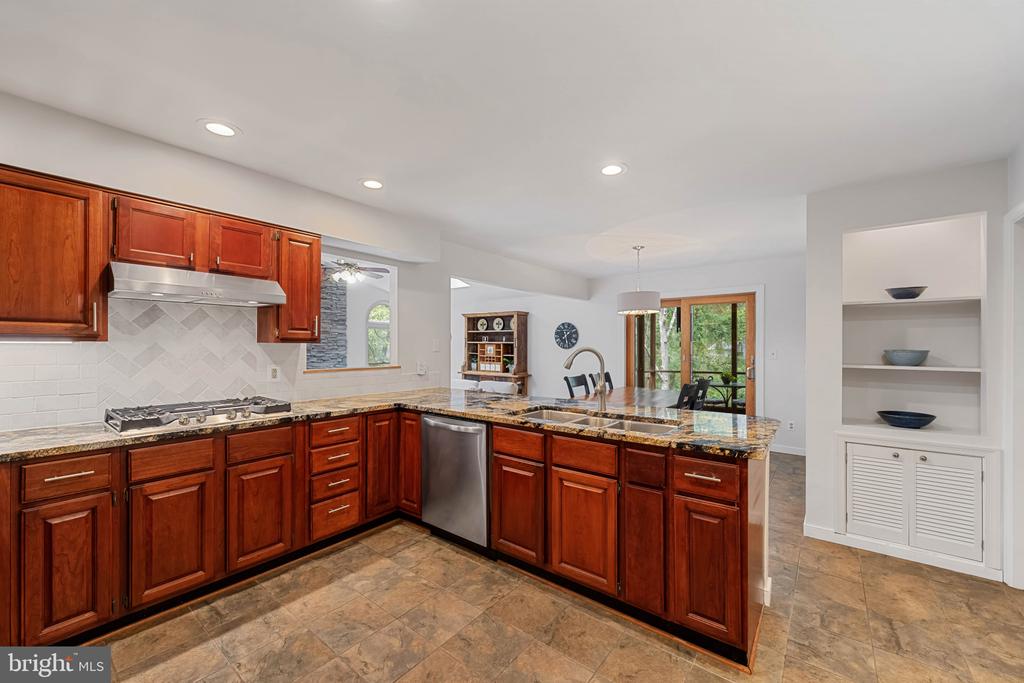 619 SIDELING COURT