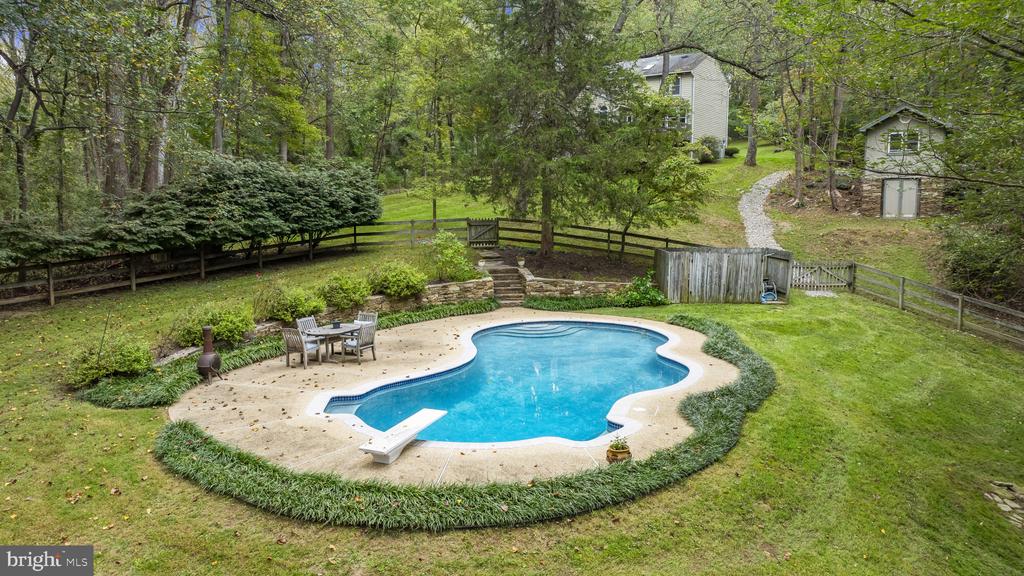 619 SIDELING COURT