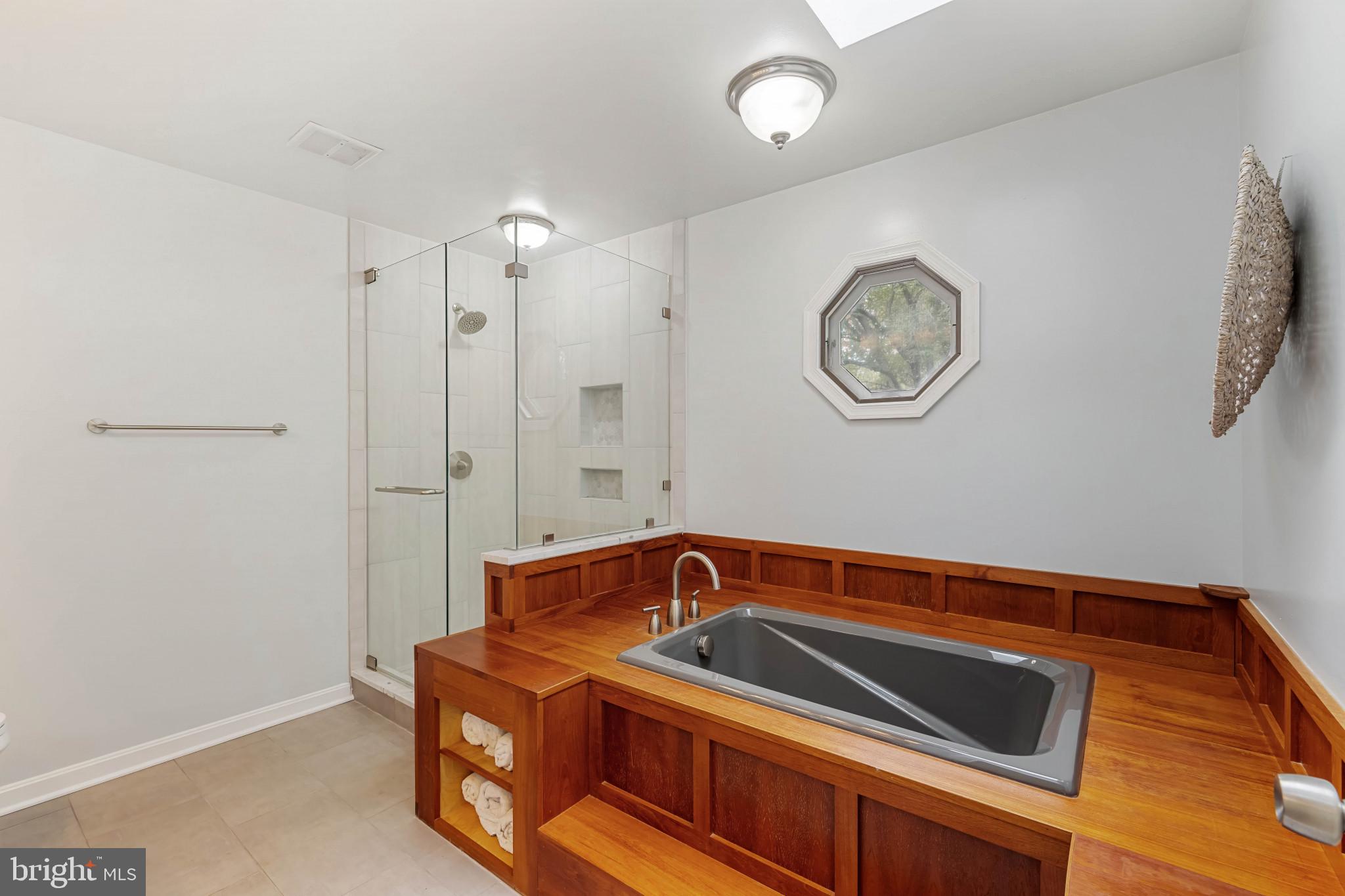 619 SIDELING COURT