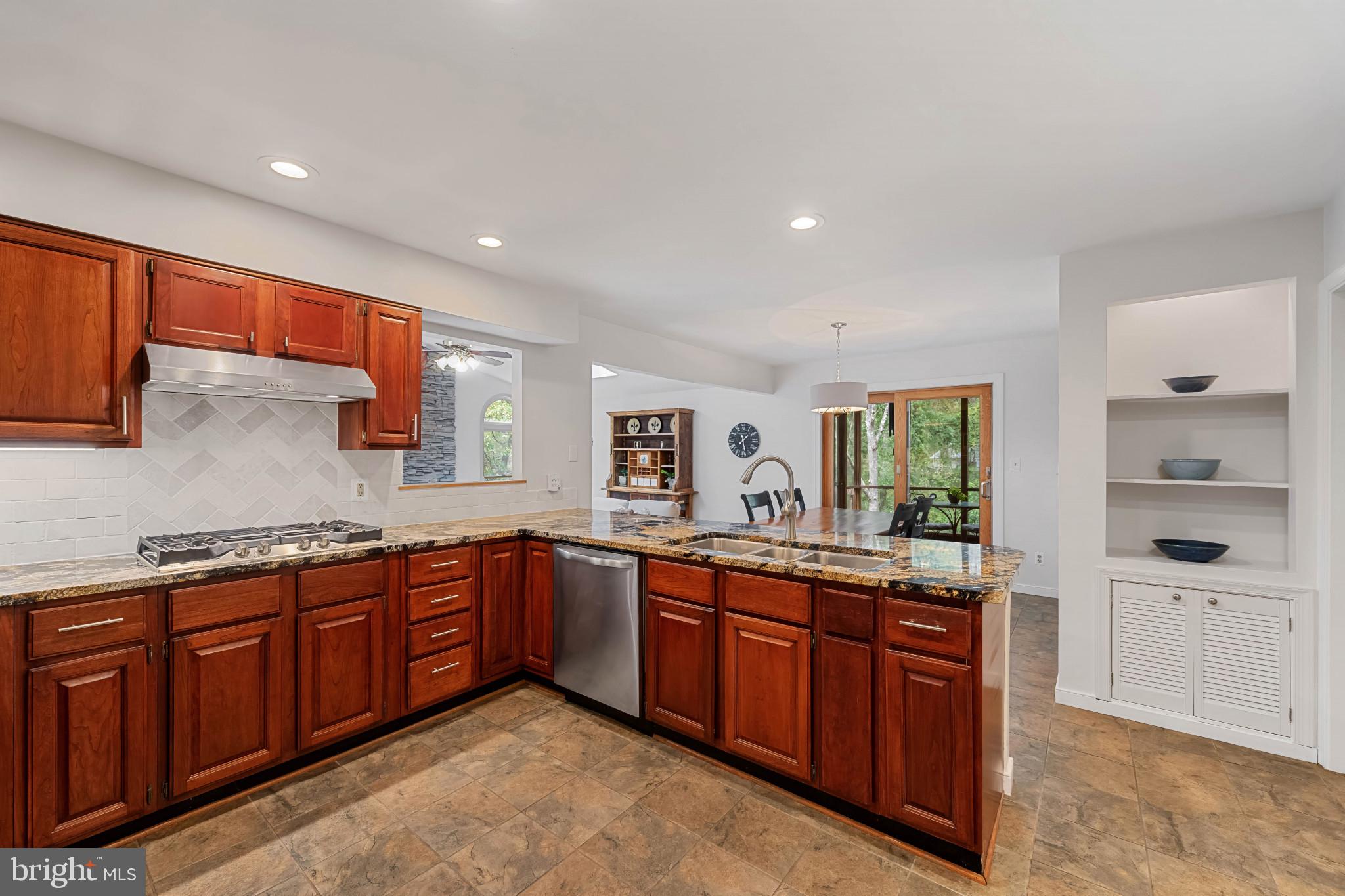 619 SIDELING COURT