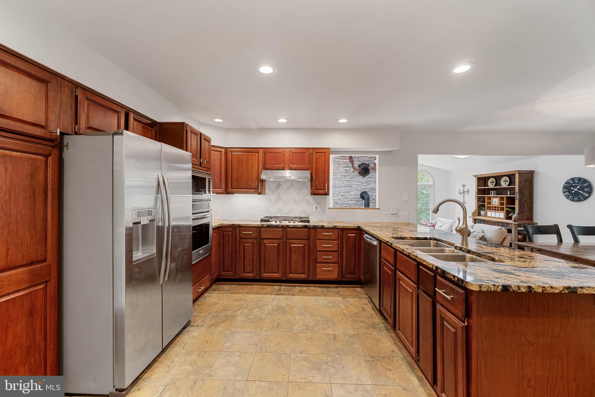 619 SIDELING COURT