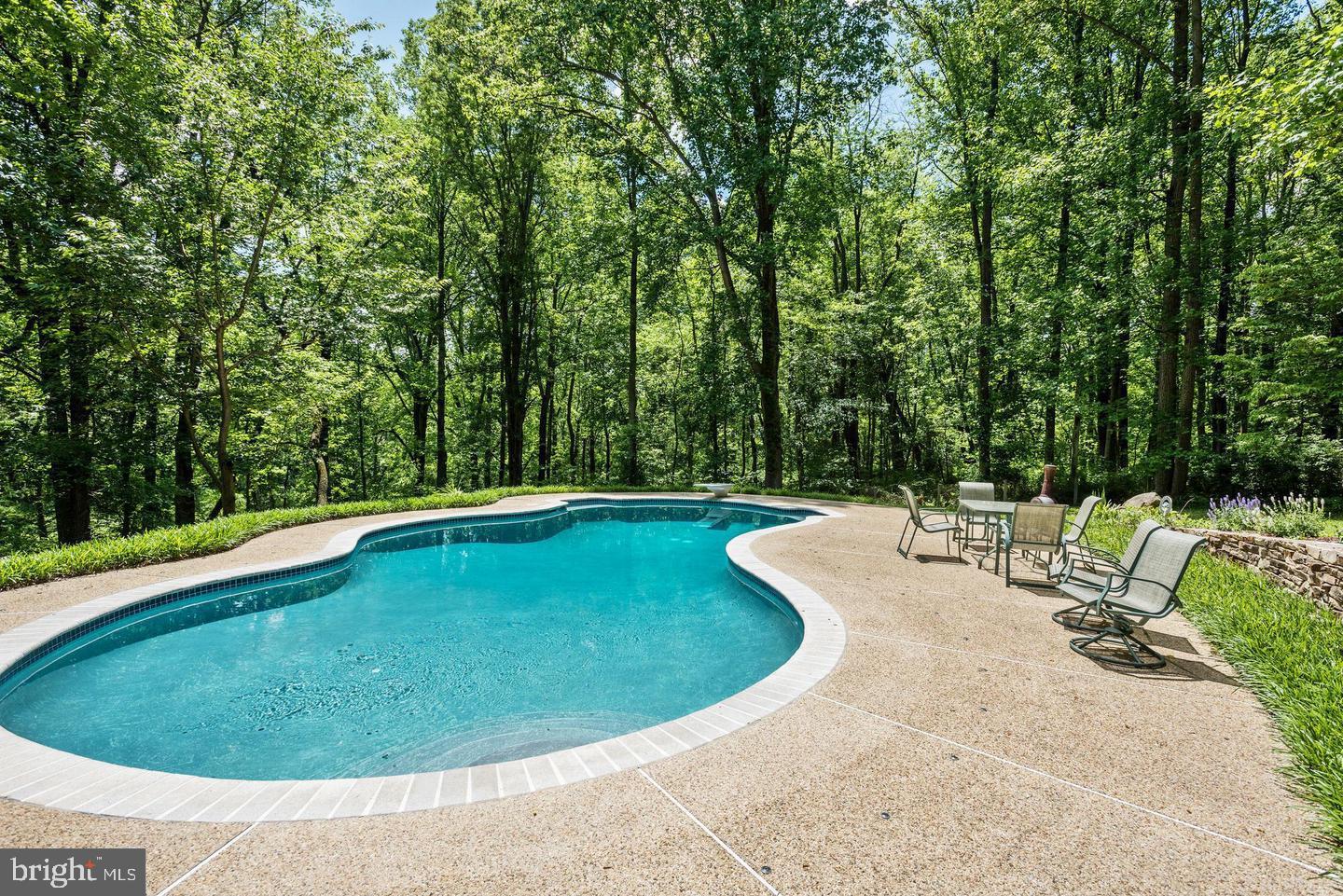 619 SIDELING COURT