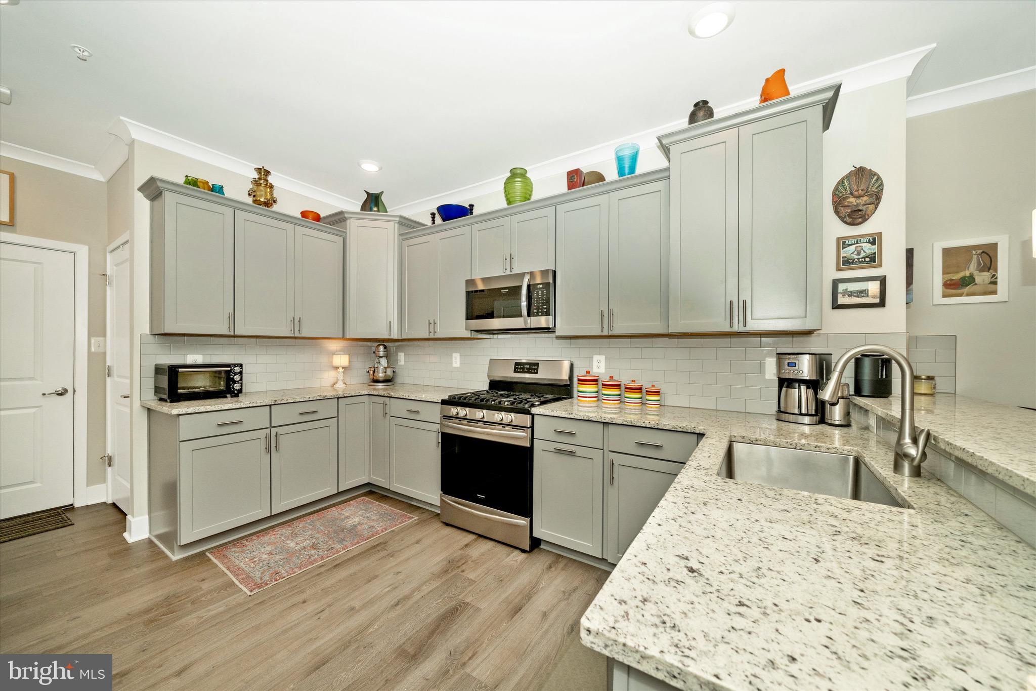 7920 POTTER PLACE B 920 B