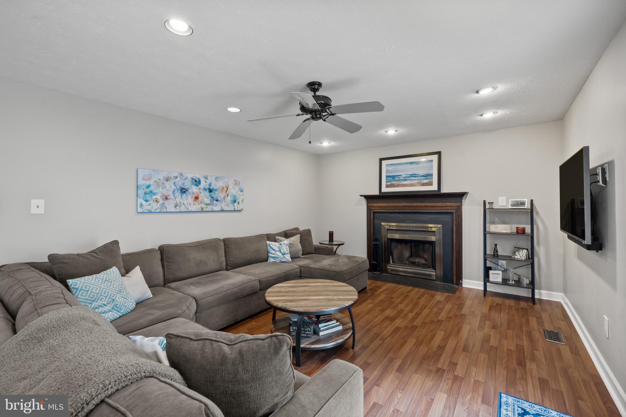 8611 MEADOWSWEET COURT