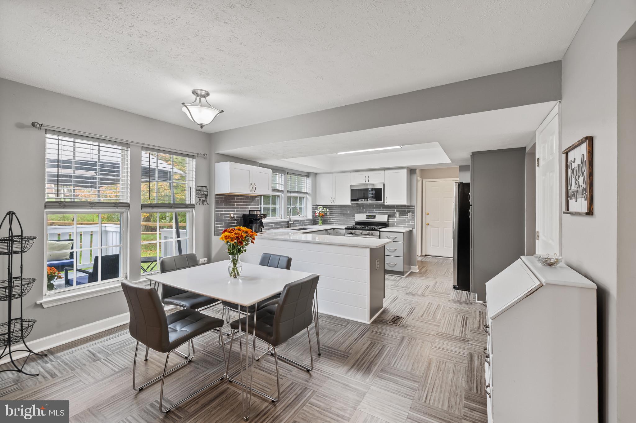 8611 MEADOWSWEET COURT
