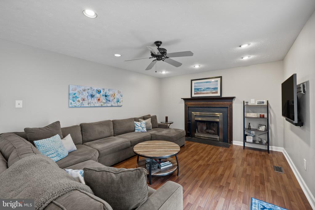 8611 MEADOWSWEET COURT