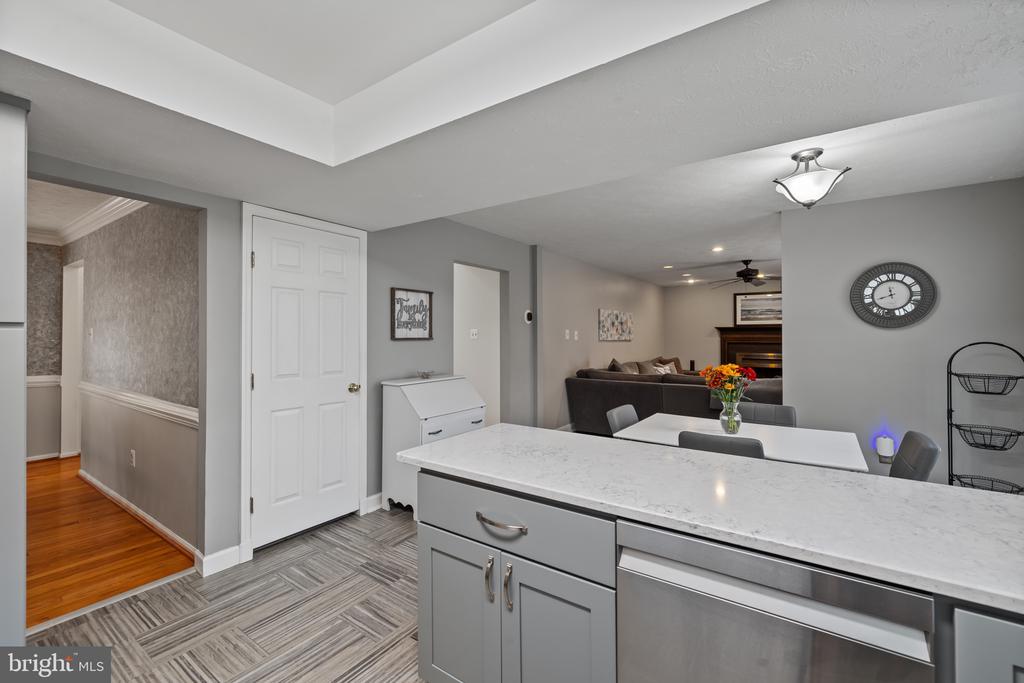 8611 MEADOWSWEET COURT