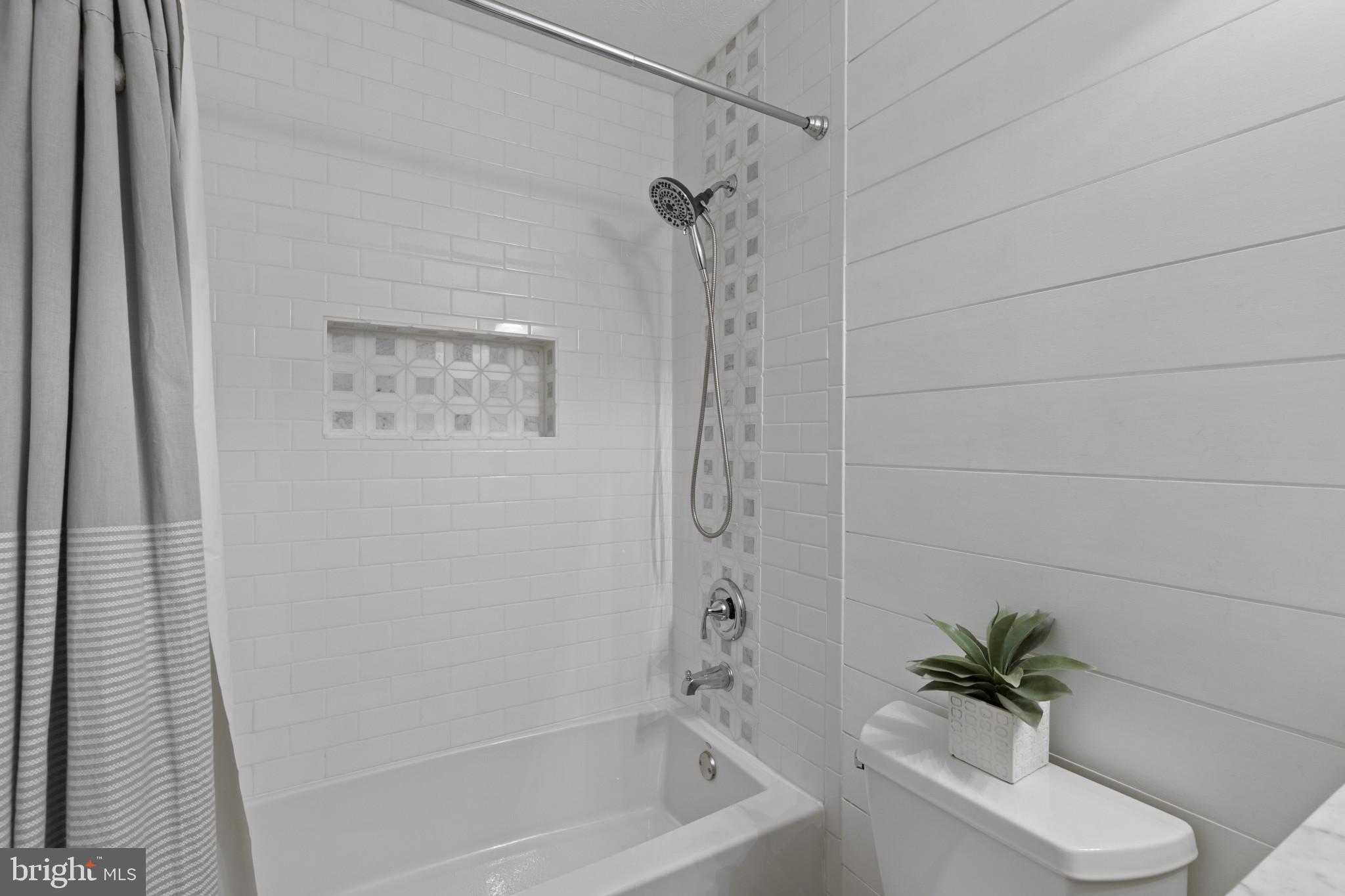 6727 BURNBRIDGE HUNT COURT