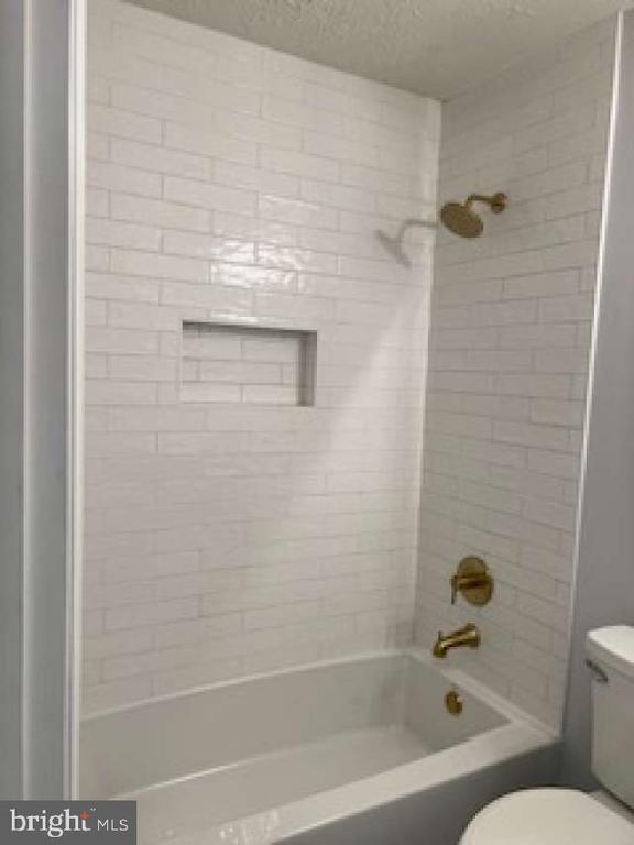 8015 BRIGHTWOOD COURT