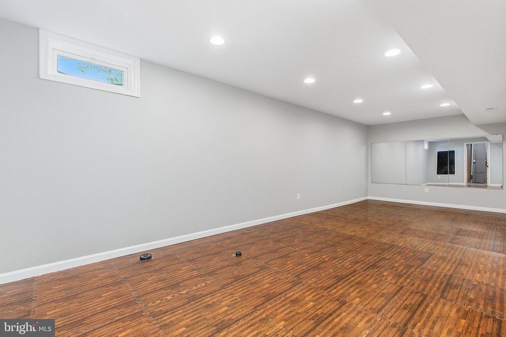 6465 WESLEY LANE